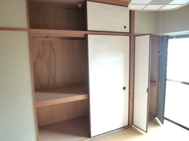 Receipt. Of Japanese-style room 1 closet (with upper closet)