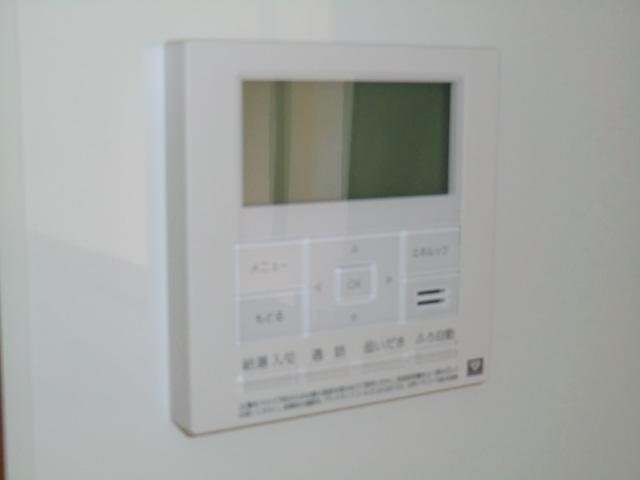 Power generation ・ Hot water equipment. Local photo (water heater remote control)