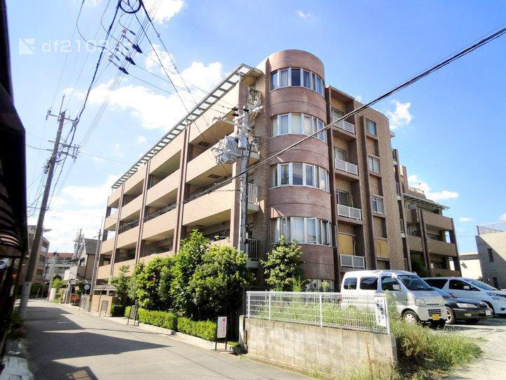 Local appearance photo. It is ideally situated in a 7-minute walk from the Hanshin Koshien Station!