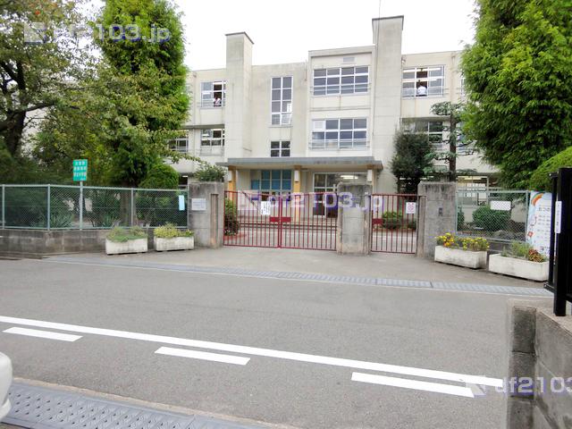 Junior high school. 938m to Nishinomiya Municipal Gakubun junior high school