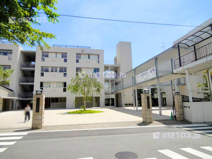 Junior high school. Private Hotoku until Gakuen Junior High School 1080m