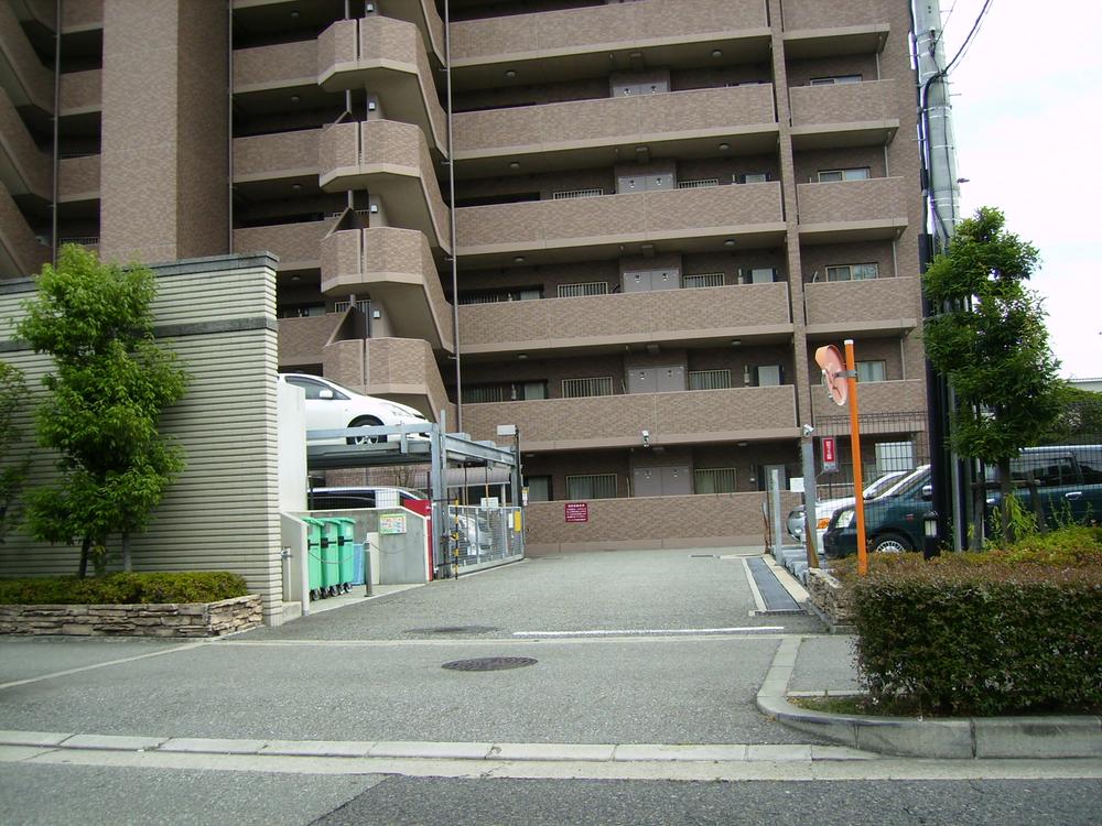 Parking lot