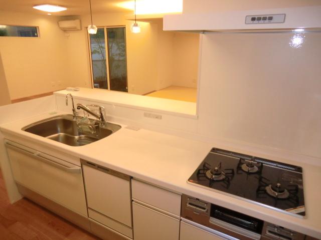 Kitchen. Local photo (kitchen) scratch ・ Hard stainless steel sink attached dirt!