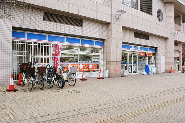 Convenience store. 581m until Lawson Nishinomiya Takamatsu-cho store (convenience store)