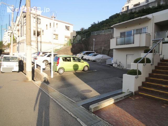 Parking lot. Showa is a 55-year May Total units 39 units of apartments built.