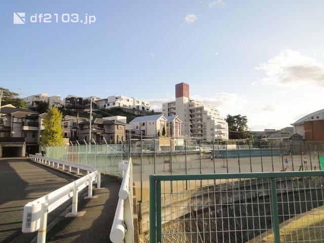 Local appearance photo. Local (August 2012) shooting