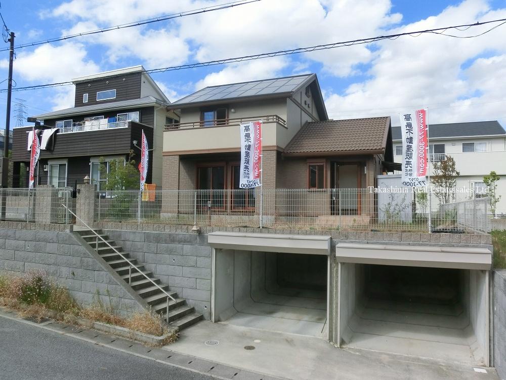 Local appearance photo. Is Sekisui Heim residential solar power installed.