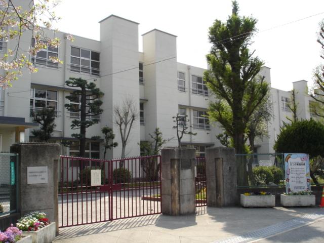 Junior high school. 1104m to Nishinomiya Municipal Gakubun junior high school