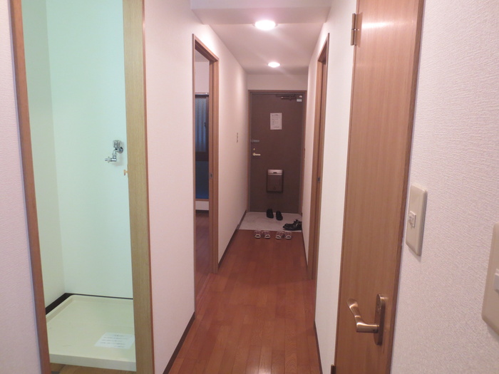 Other room space. A flat hallway, Friendly to the body!