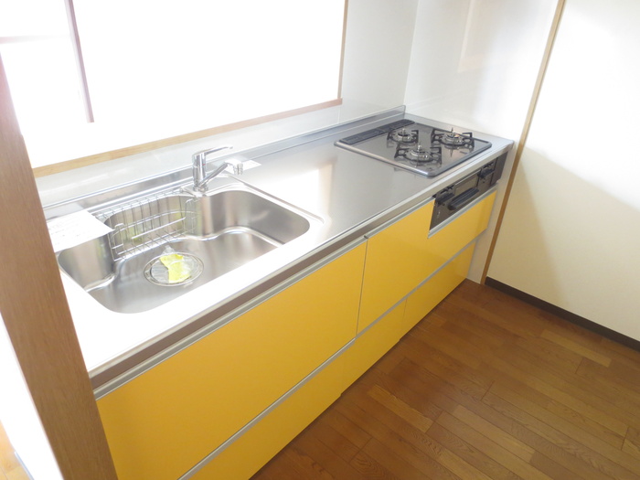 Kitchen. It is spacious dishes also easy in the kitchen