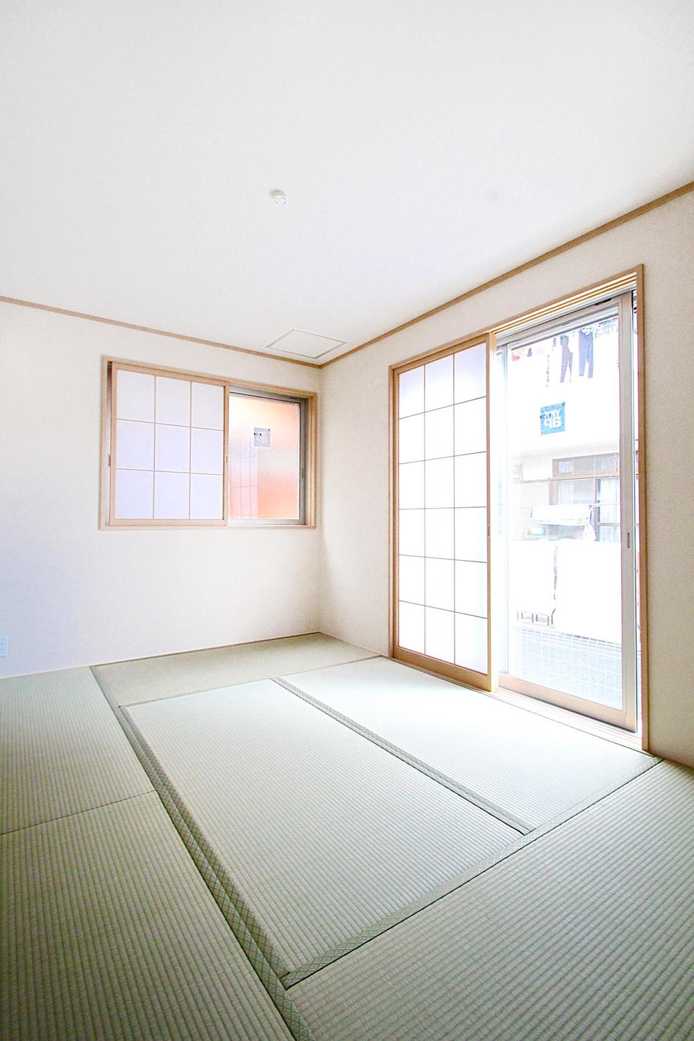 Other introspection. A No. land Japanese-style room. To adopt an independent format, You can also use it as accommodation space of their parents and friends. 