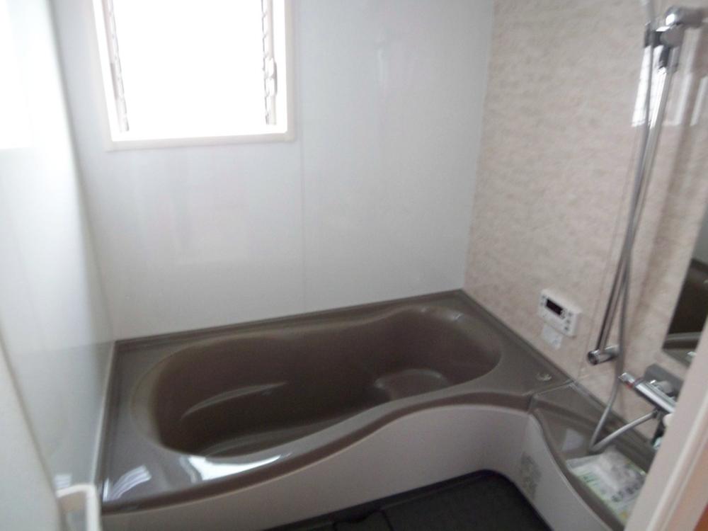 Same specifications photo (bathroom)