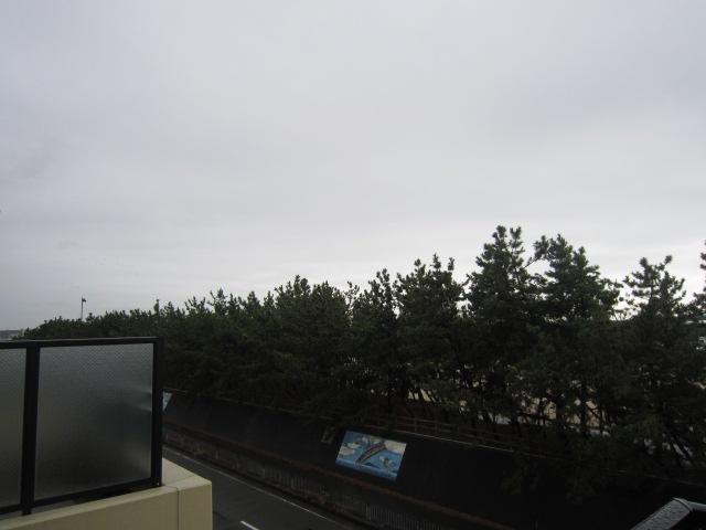 View photos from the dwelling unit. View from the site (October 2013) Shooting