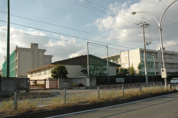 Junior high school. 735m to Nishinomiya Municipal Gakubun junior high school (junior high school)