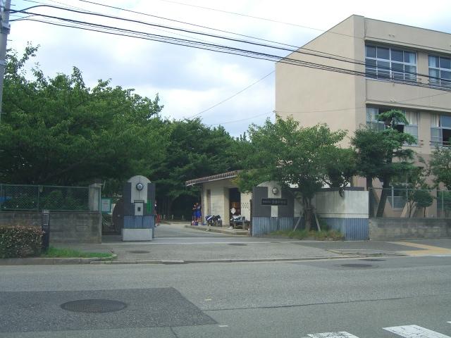 Junior high school. 1529m to Nishinomiya Municipal Imazu junior high school