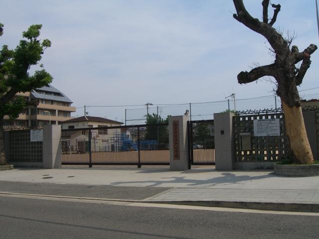 Primary school. 537m to Nishinomiya Municipal Tsumon Elementary School