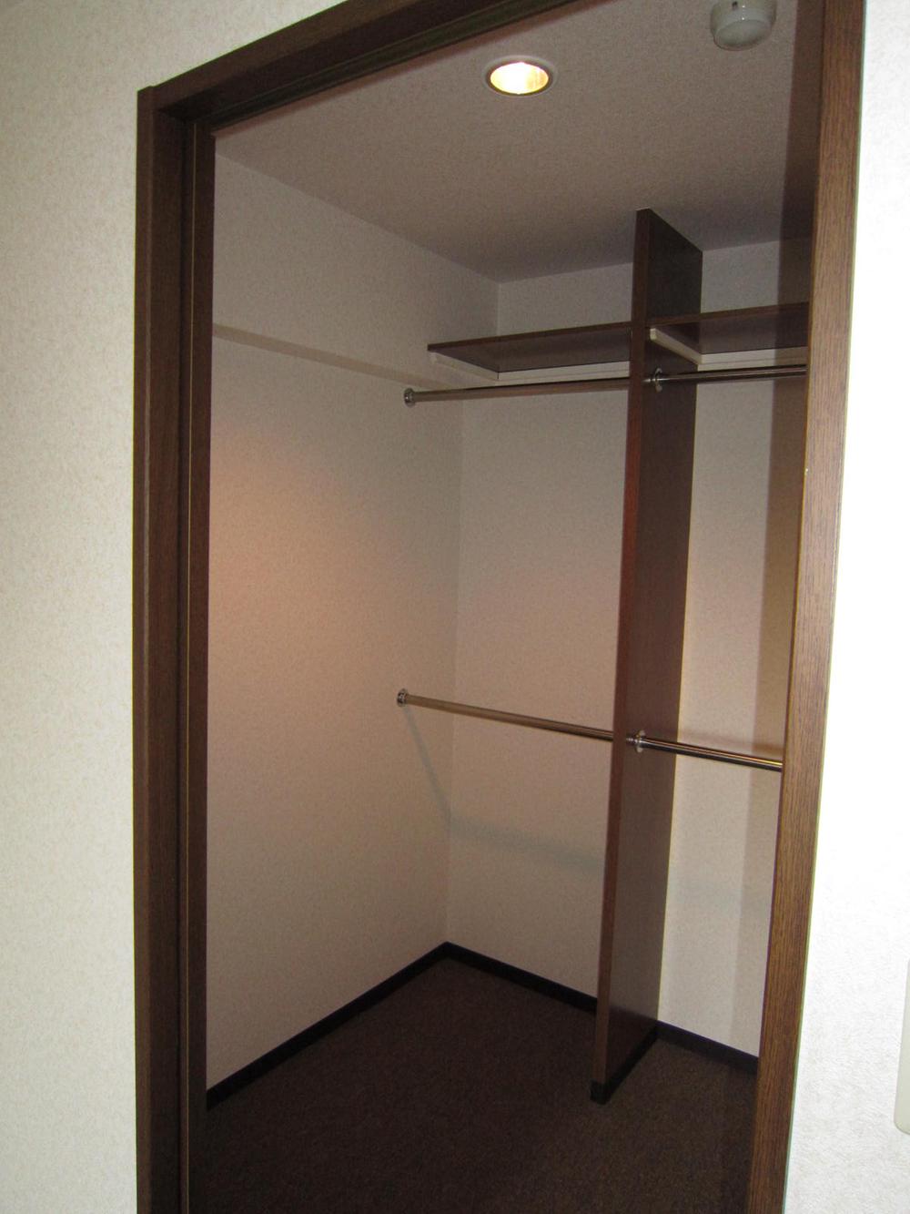 Receipt. Walk-in closet