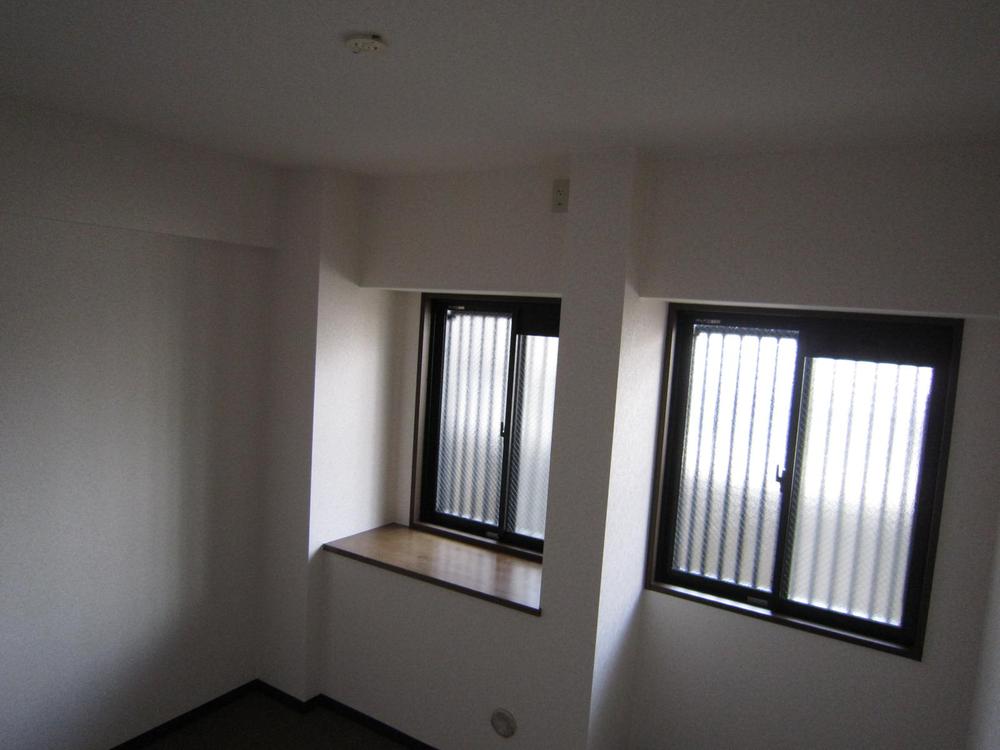 Non-living room. Western-style 5.1 Pledge