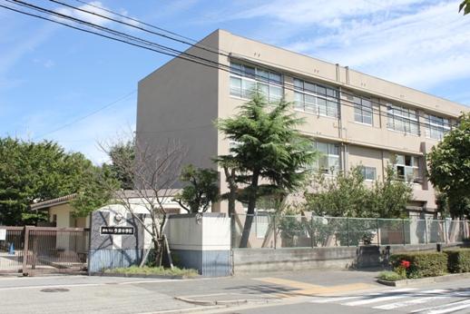 Junior high school. 1118m to Nishinomiya Municipal Imazu junior high school