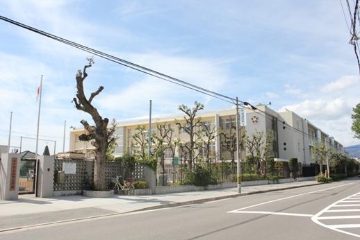 Primary school. 422m to Nishinomiya Municipal Tsumon Elementary School