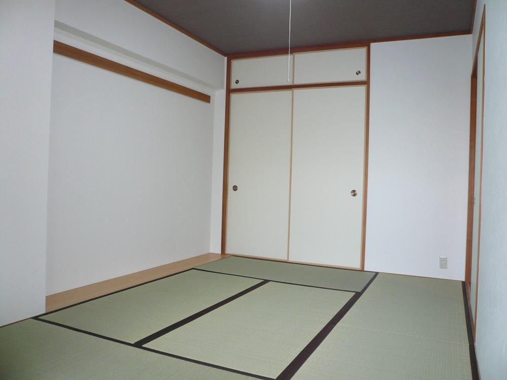 Non-living room. Japanese-style room 6 quires.