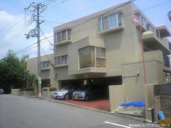 Local appearance photo. Hankyu Kurakuenguchi 9 minute walk