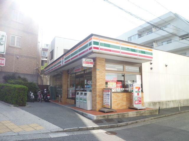 Convenience store. (Convenience store) to 0m