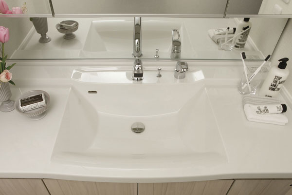 Bathing-wash room.  [Bowl-integrated counter] Integrally molded with the artificial marble of the top plate. Beautiful counter without seams of the bowl has been adopted (same specifications)