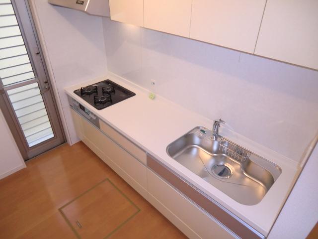 Same specifications photo (kitchen). Same specifications photo (kitchen) Slide storage! Water purifier with shower!