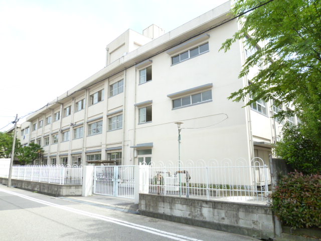 Junior high school. 288m to Nishinomiya Municipal Kamikoshien junior high school (junior high school)