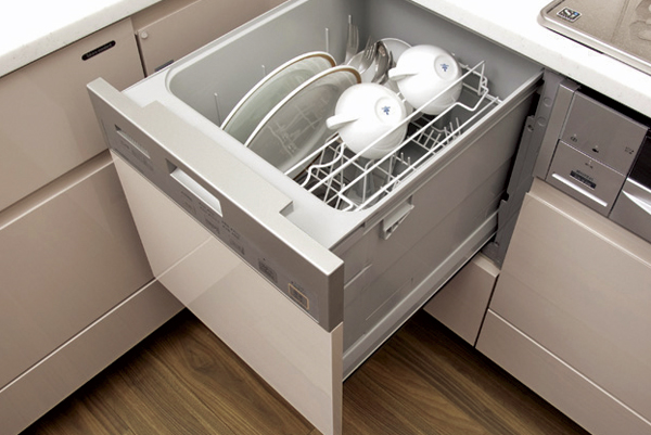 Kitchen.  [Dishwasher] It can be out the dishes in a comfortable position from the top, Slide type of dishwasher. Low-noise and energy-saving has been realized (same specifications)