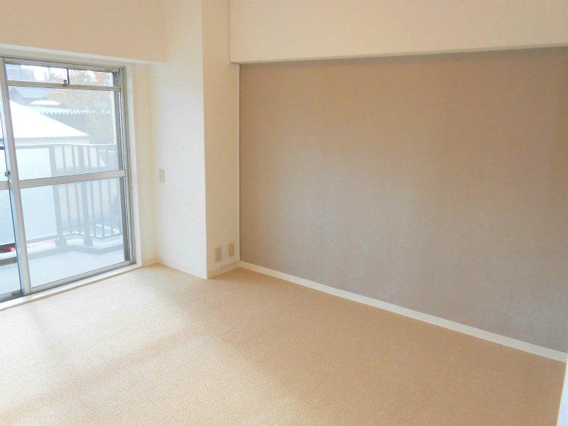 Non-living room. South Western-style