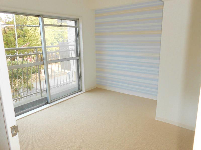 Non-living room. North Western-style