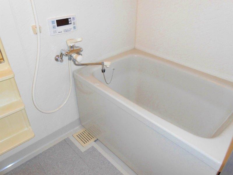 Bathroom. Indoor (11 May 2013) Shooting