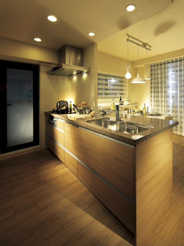 Kitchen.  [kitchen] In a sophisticated design, Kitchen equipped with advanced equipment. Living while cooking ・ This counter type to enjoy the family and the conversation you are in the dining room (the building in the model Room 504, Room)