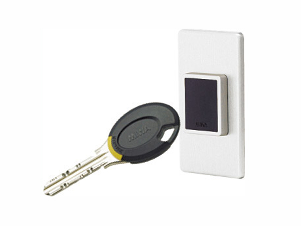Security.  [Non-touch key system] Non-touch key system key that can unlock only by holding up the operation panel have been adopted (same specifications)