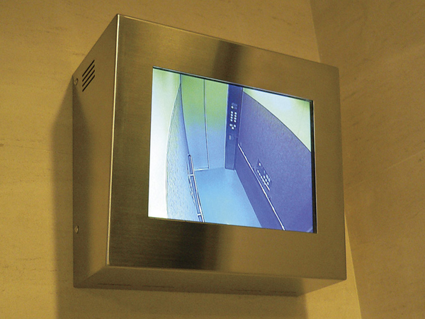 Security.  [Elevator in the monitoring monitor] As Elevator crime prevention measures, A lift within the monitoring monitor before the first floor of the elevator. You can see through the monitor the elevator inside of the situation (same specifications)