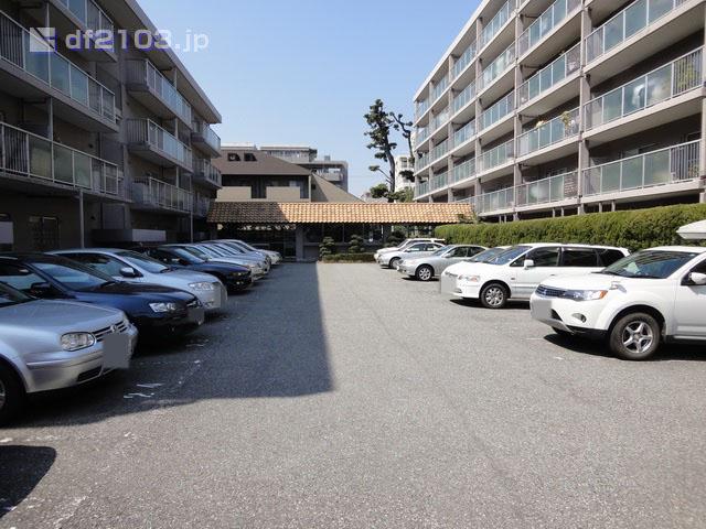 Local appearance photo. Parking is a plane expression. Availability, please check