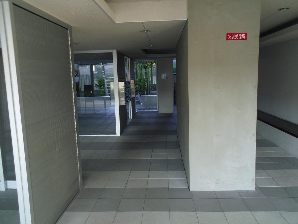 Entrance. (October 2013) Shooting