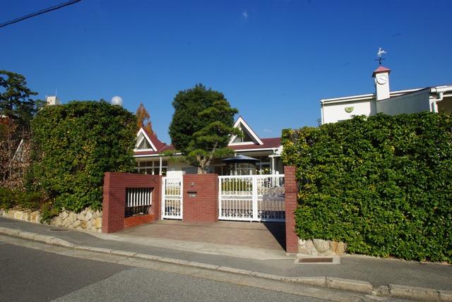 kindergarten ・ Nursery. 3-minute walk located in MatsuShigeru kindergarten