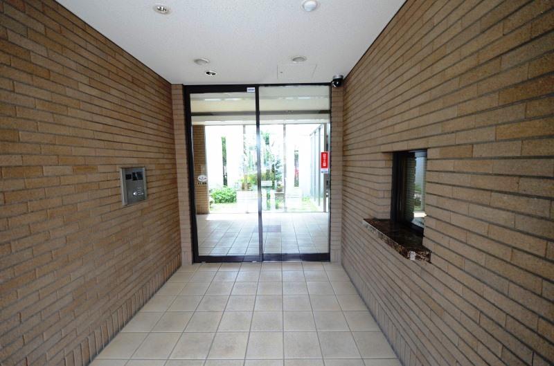Entrance. Common areas