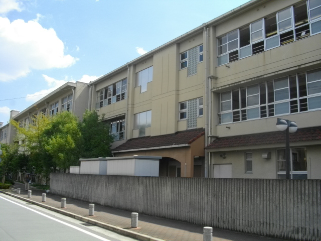 Primary school. 560m to Nishinomiya Municipal Kinoehigashi elementary school (elementary school)