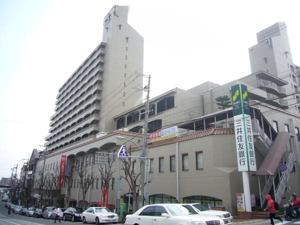 Shopping centre. 1171m until Shukugawa Green Town