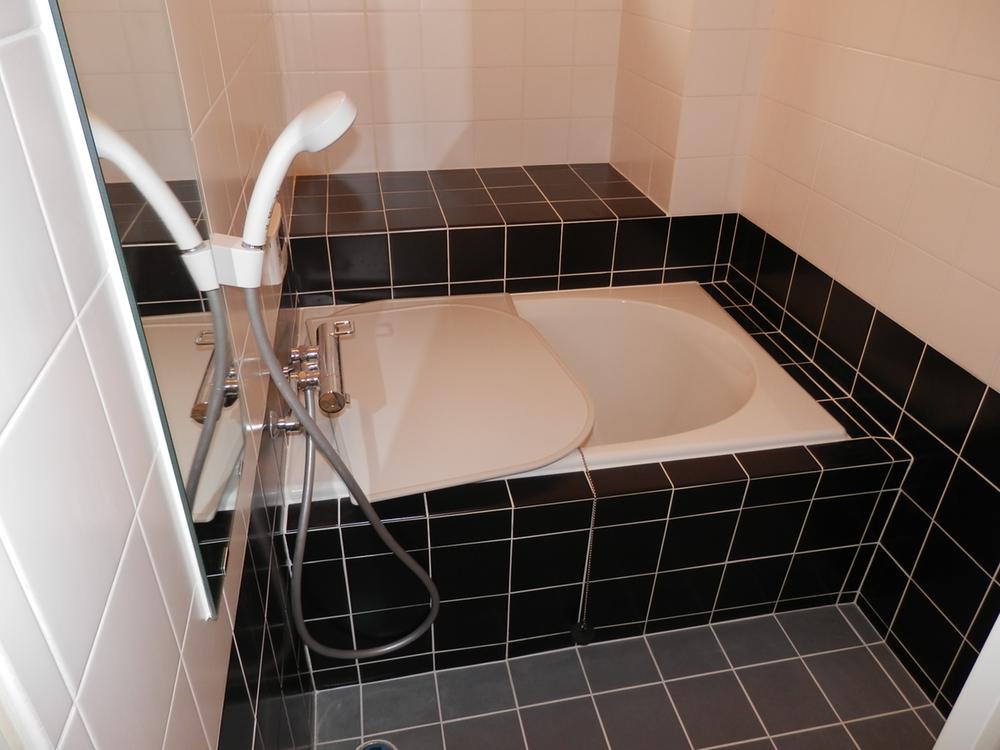 Bathroom. Local (10 May 2013) Shooting
