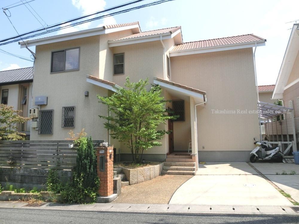 Local appearance photo. Heisei 17 years Built in Built shallow housing. 