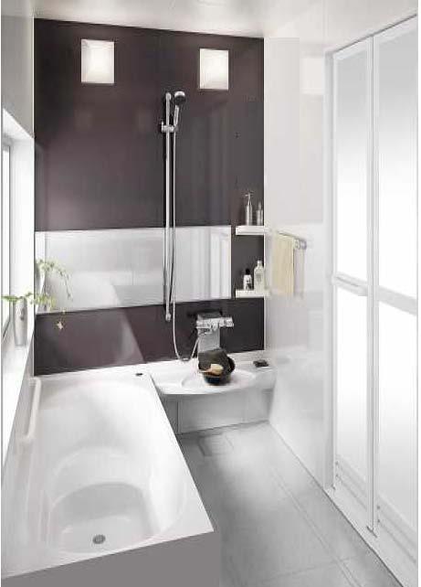 Bathroom. Bathtub