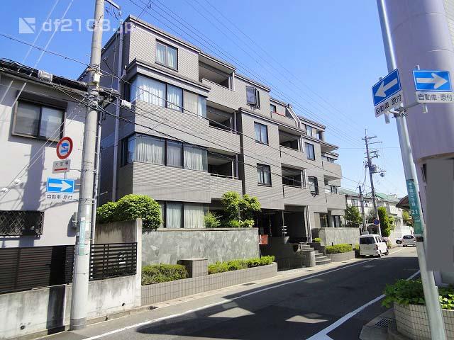 Local appearance photo. top floor, Since it is a southeast angle room, Day of course, There is also the view from the balcony