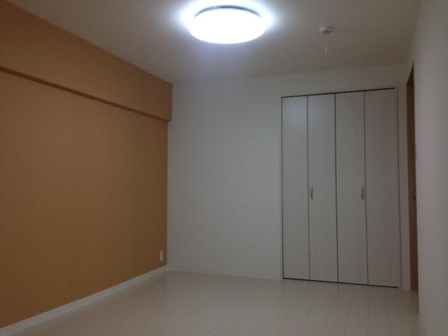 Non-living room. Western-style 4.8 Pledge