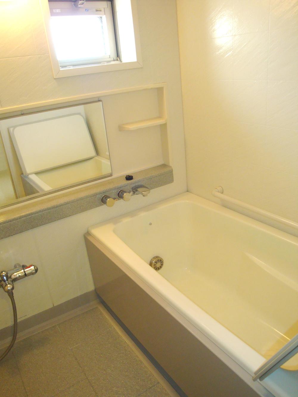 Bathroom. Indoor (13 May 2013) Shooting