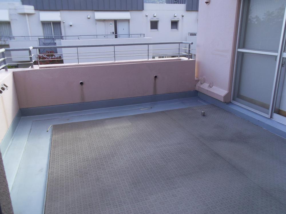 Balcony. (October 2013) Shooting